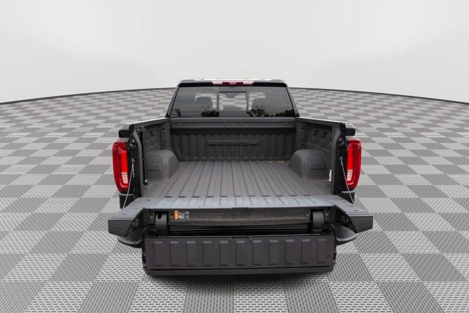 Used 2024 Onyx Black GMC Denali image 7