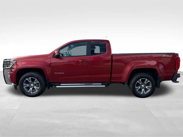 Used 2015 RED ROCK METALLIC Chevrolet 4WD Z71 image 2