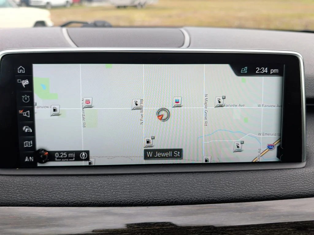 Used 2017 Gray BMW xDrive40e image 18