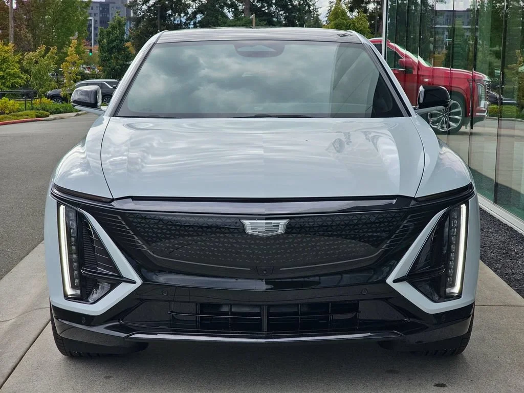 New 2027 Vibrant White Tricoat Cadillac Sport image 8