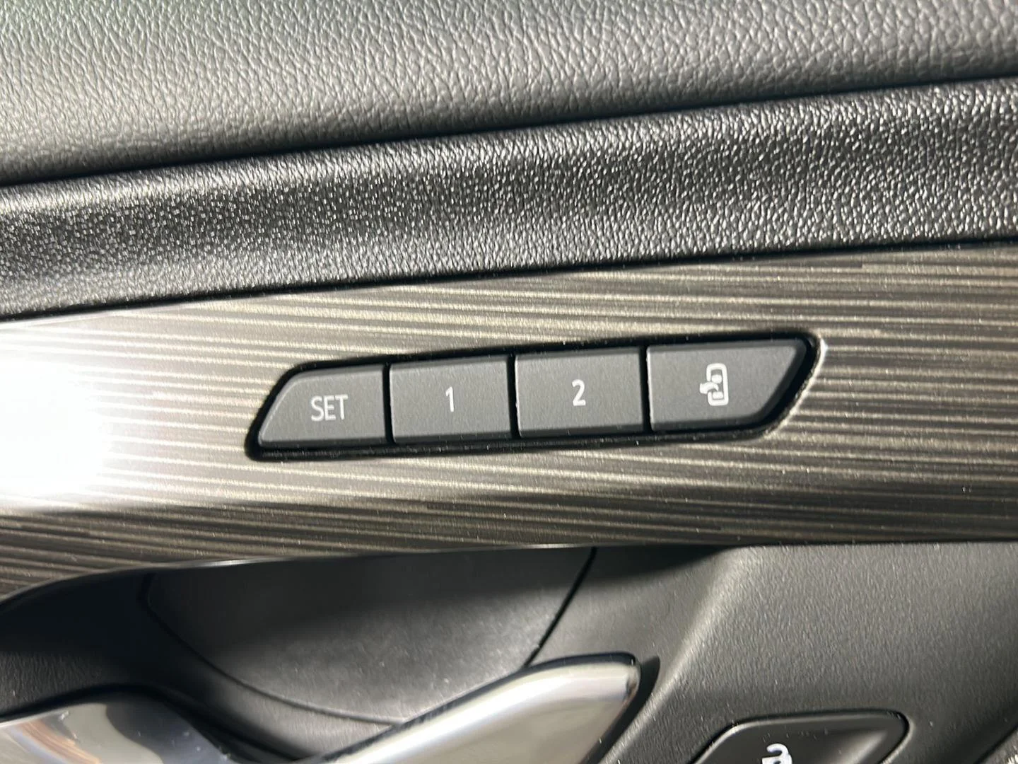 Used 2024 Downpour Metallic GMC SLT image 21