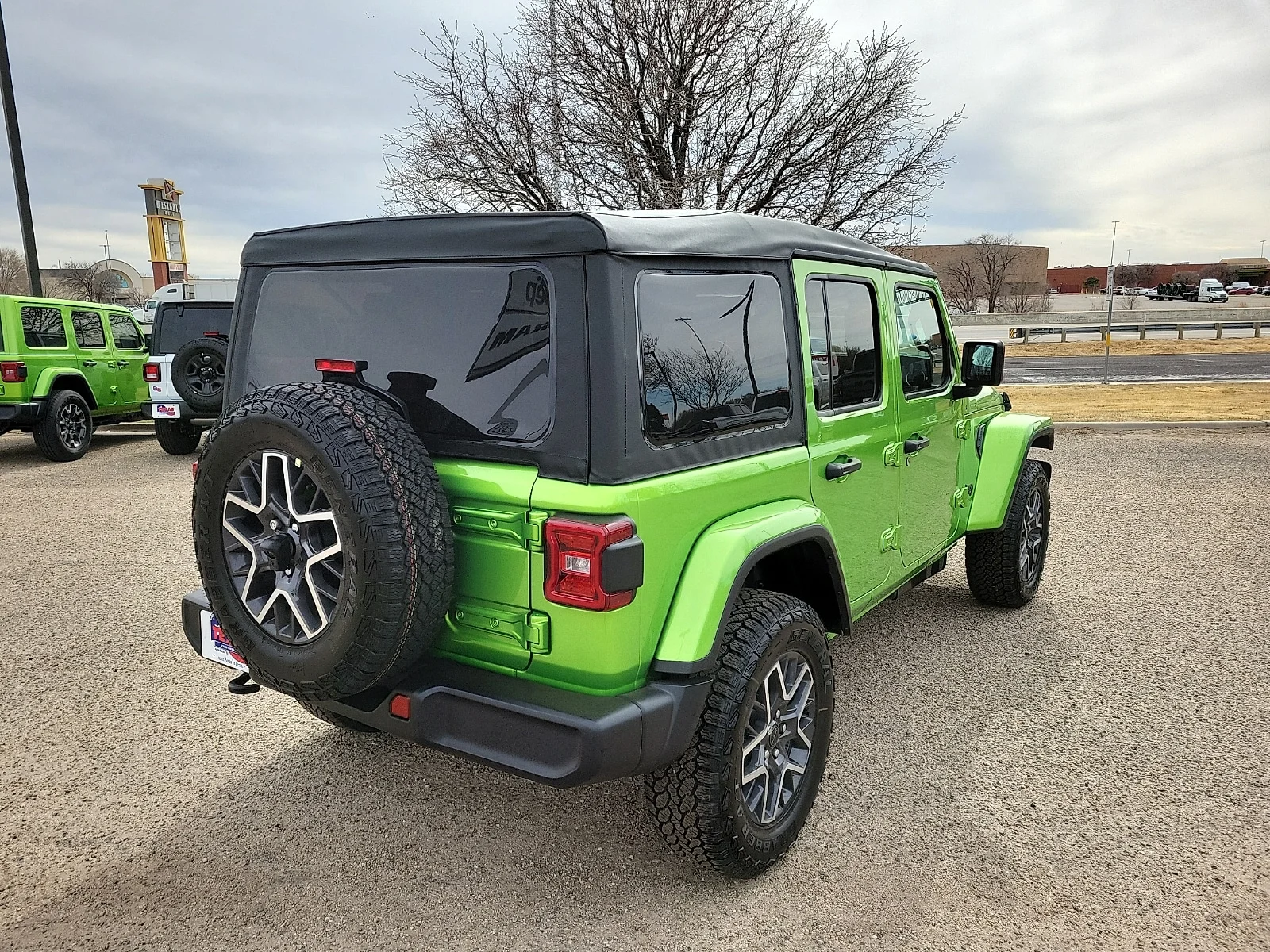 New 2026 PGE Mojito! Cle Jeep 4-DOOR SAHARA image 4