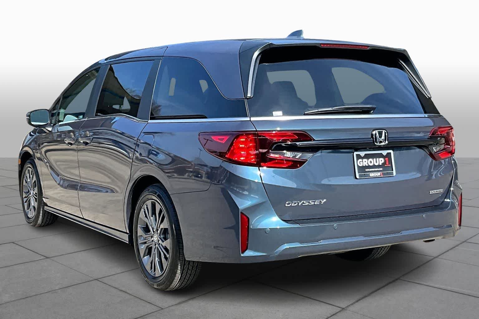 Used 2026 Smoke Blue Pearl Honda Touring image 12