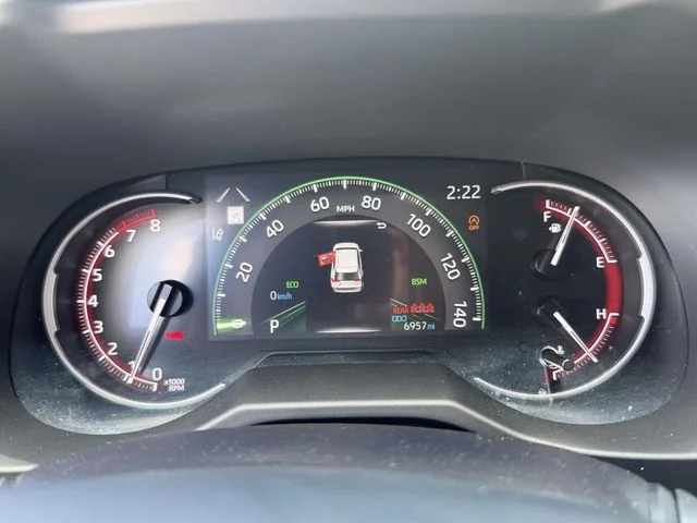 Used 2025 Silver Toyota XLE Premium image 24