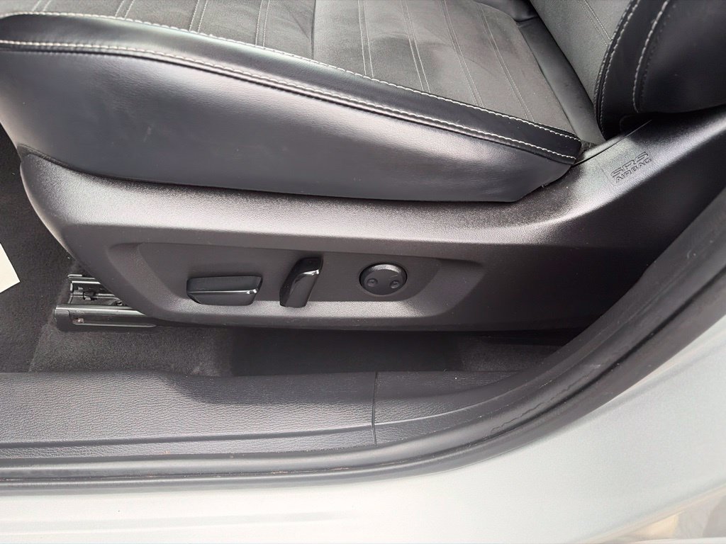 Used 2024 Gray Mitsubishi SE image 16