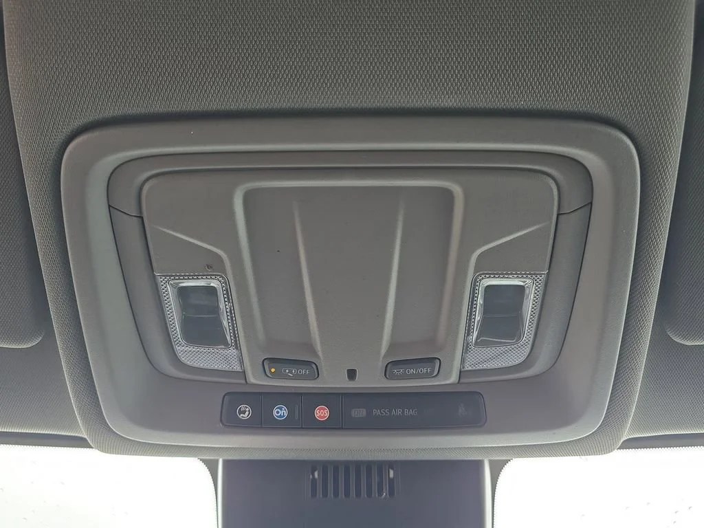 Used 2023 Summit White Chevrolet LT image 36