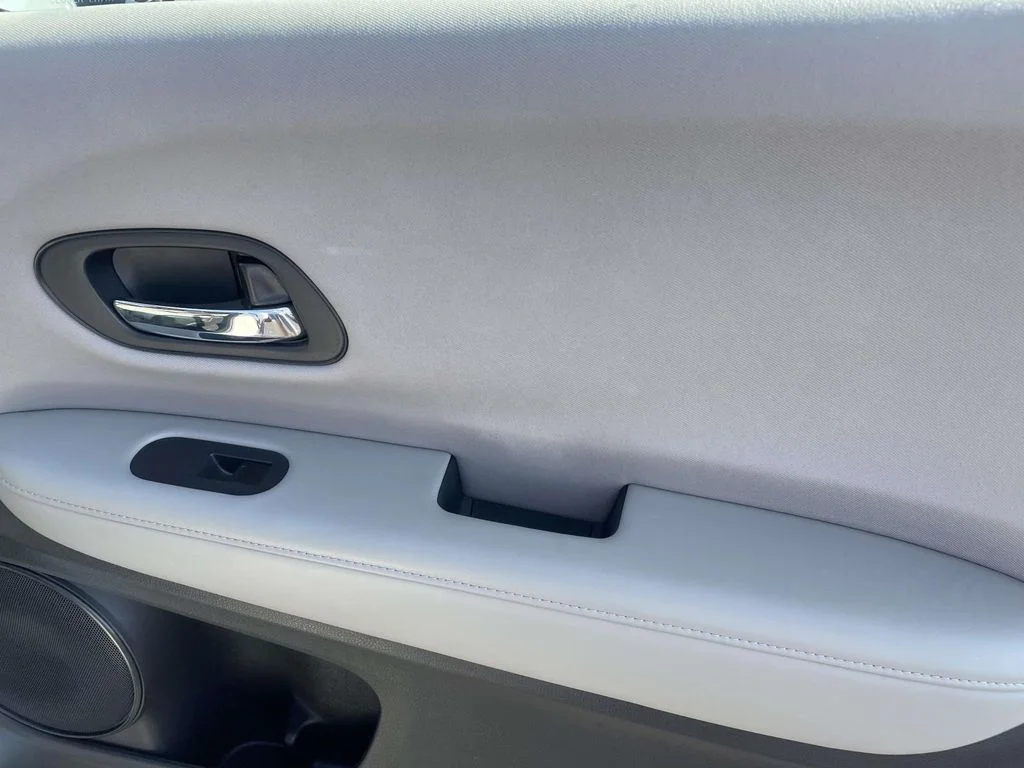 Used 2018 White Honda LX image 7