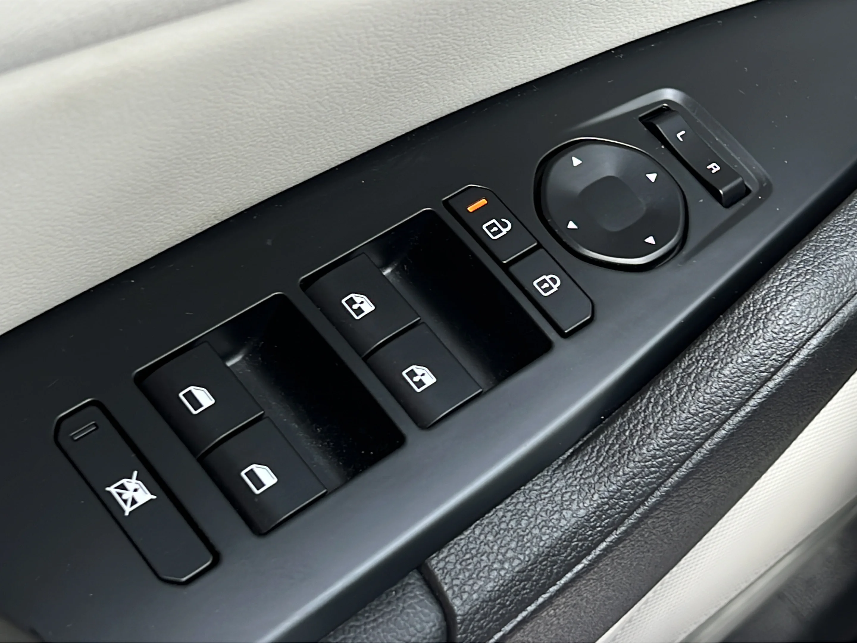 Used 2026 Fusion Black Kia EX image 18