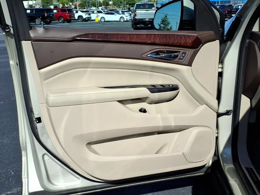 Used 2015 SILVER COAST METALLIC Cadillac Luxury Collection image 6