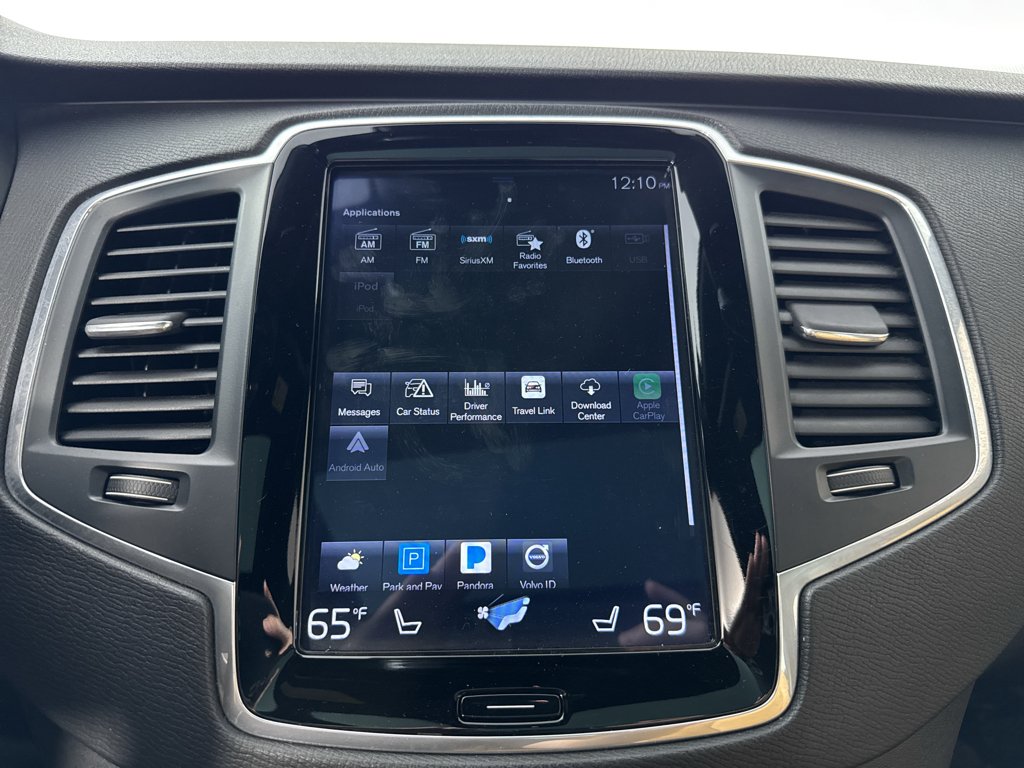 Used 2019 Onyx Black Metallic Volvo Momentum image 15