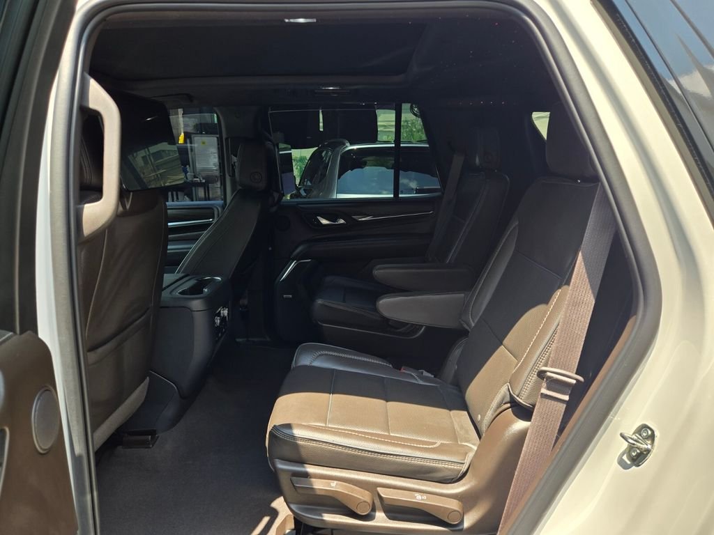 Used 2023 White GMC Denali image 16