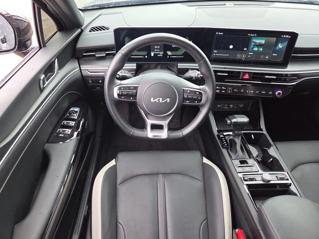 Used 2025 Aurora Black Pearl Kia GT-Line image 4