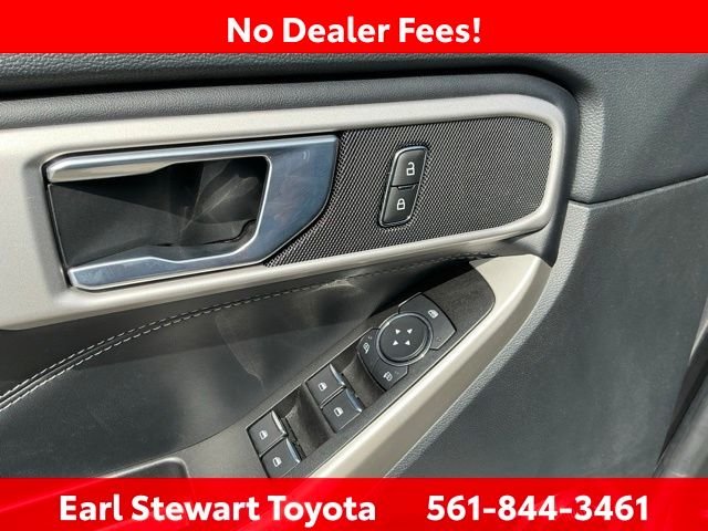 Used 2022 Gray Ford XLT image 30