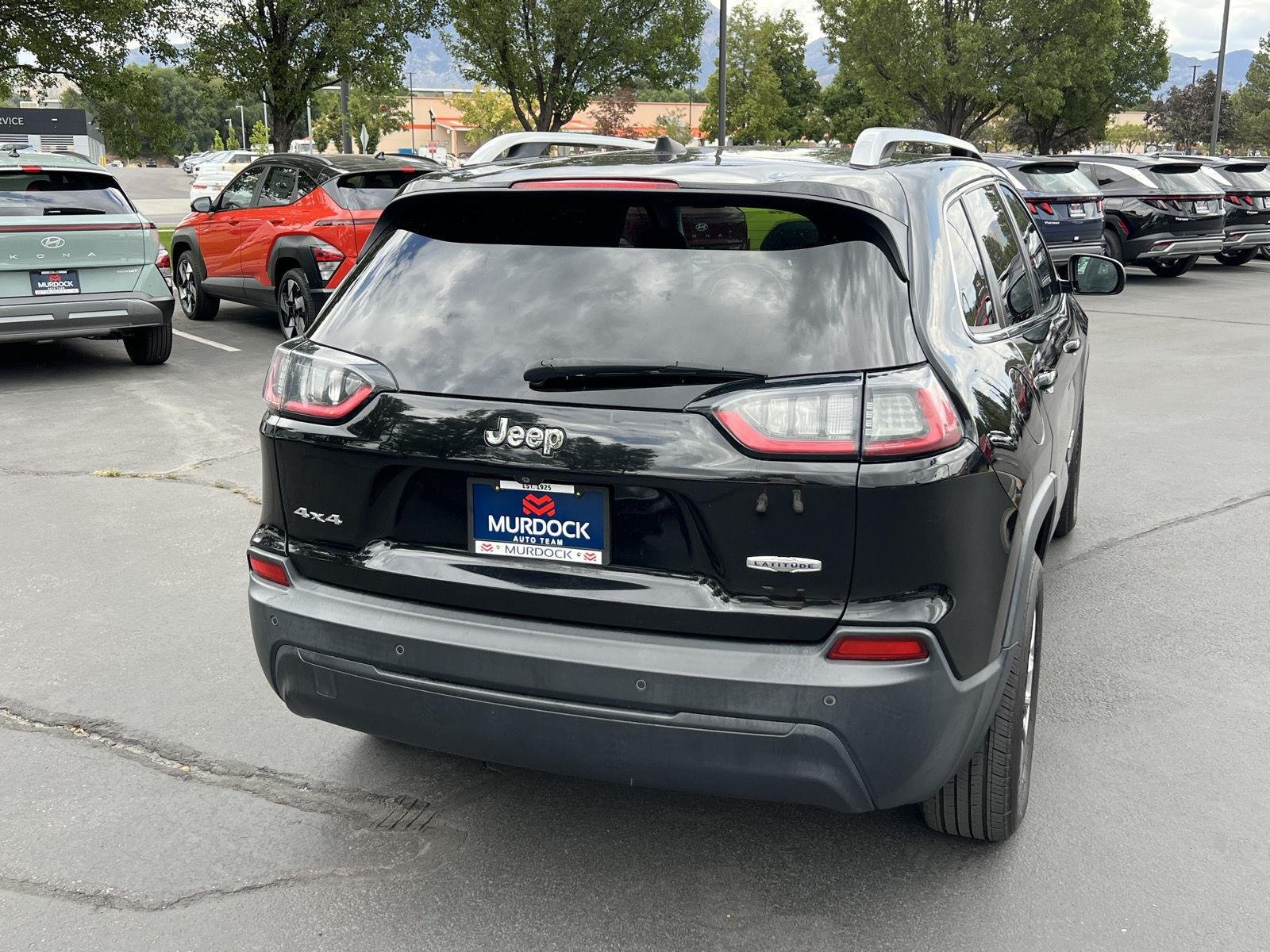 Used 2019 Diamond Black Crystal Pearlcoat Jeep Latitude Plus image 8