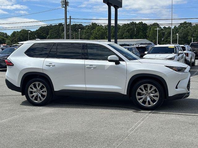 Certified Used 2024 WIND CHILL PEARL Toyota  image 9