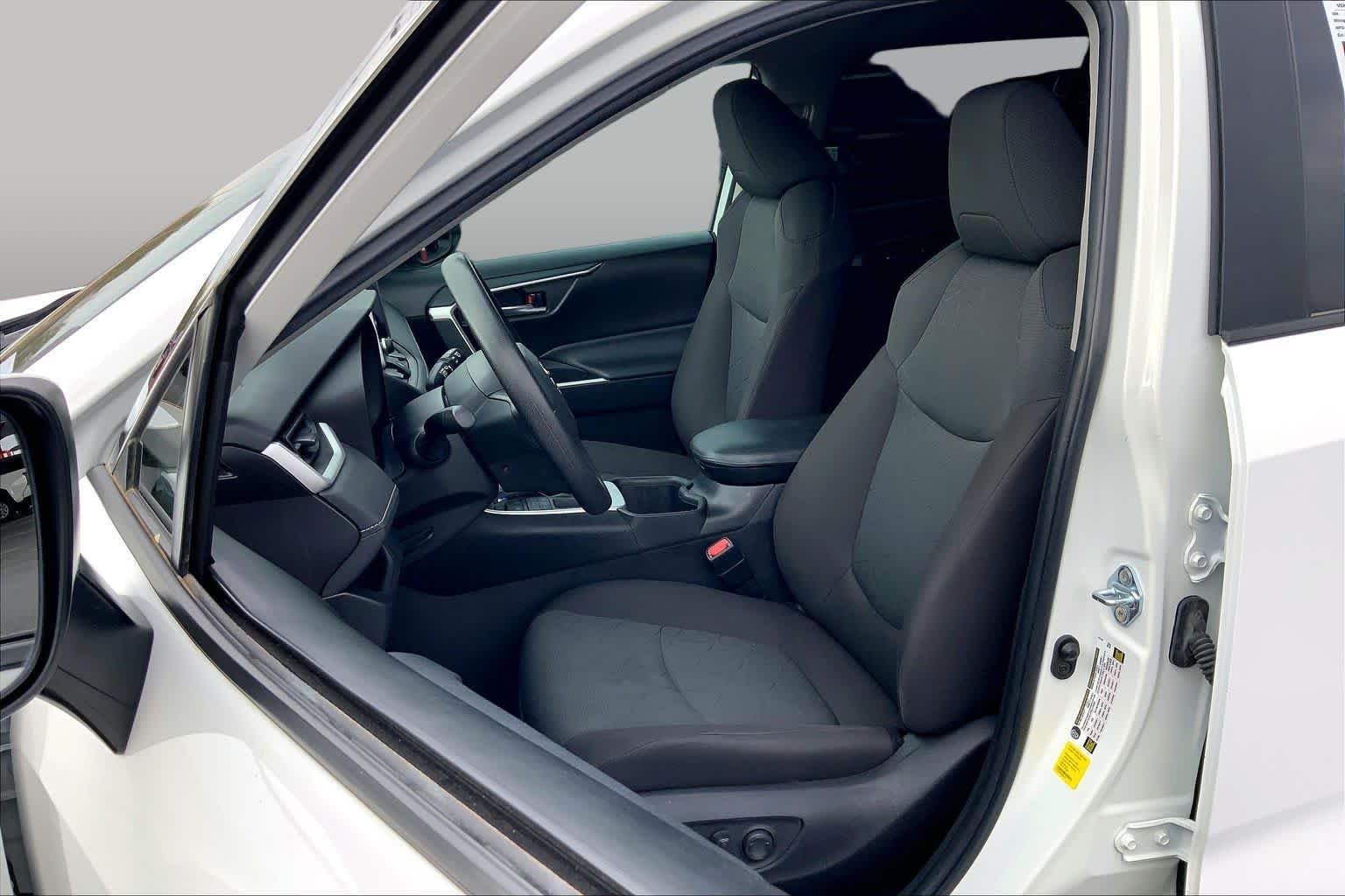 Used 2023 Ice Cap Toyota XLE image 8
