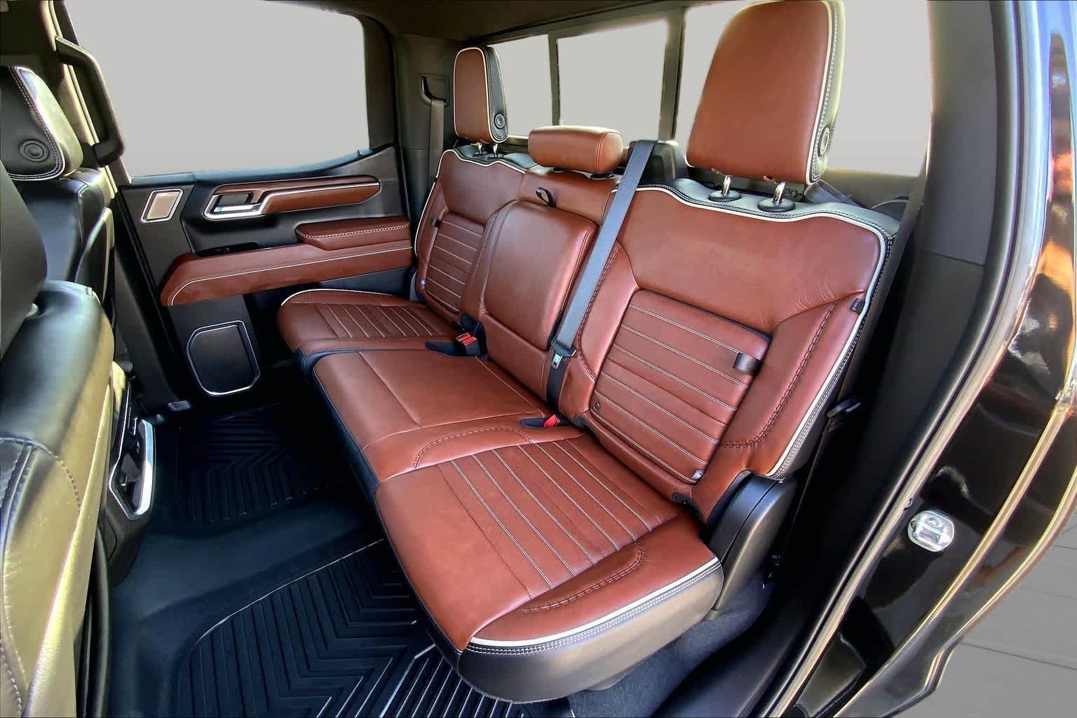 Used 2025 Onyx Black GMC Denali Ultimate image 21