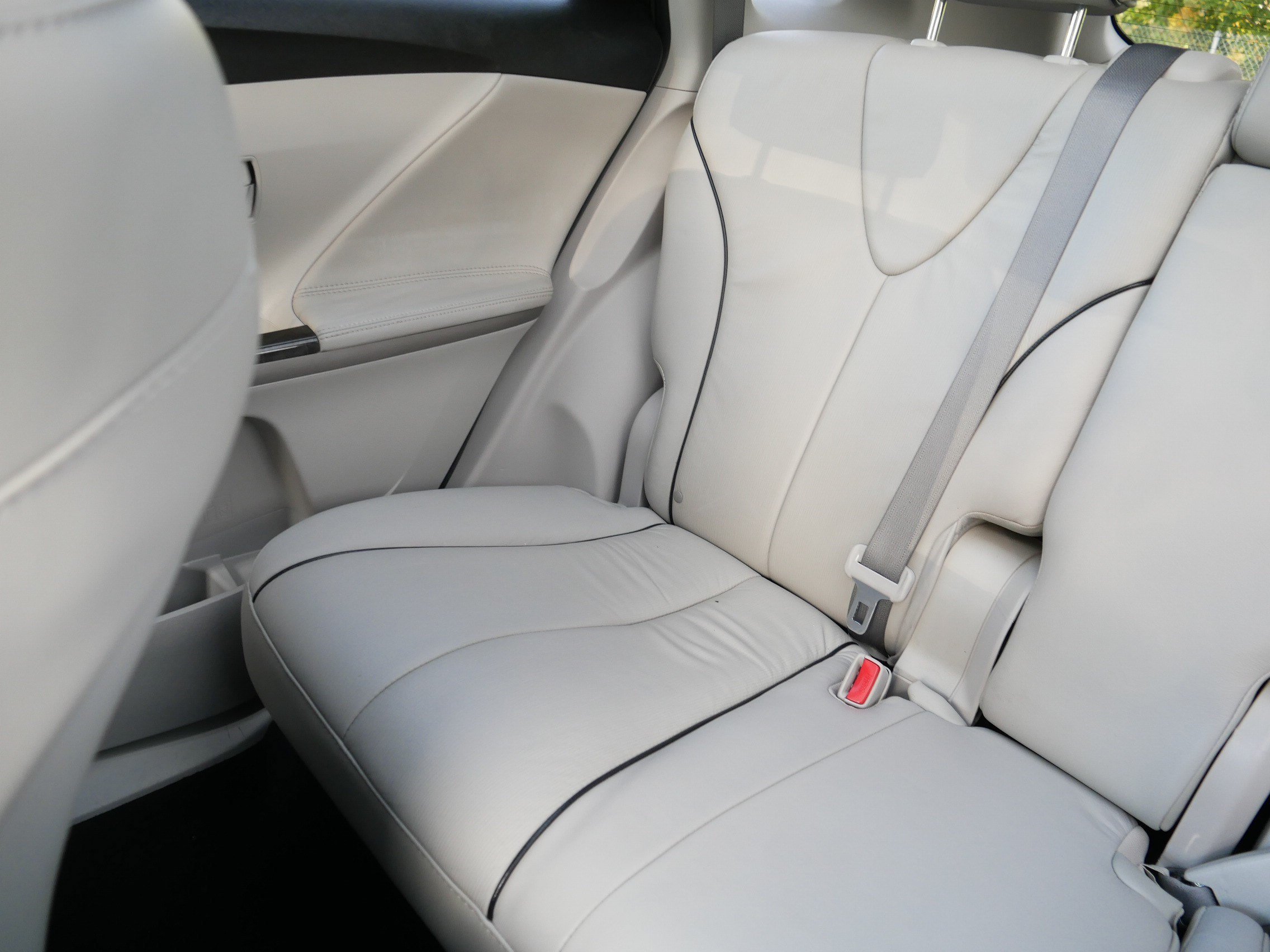 Used 2013 Magnetic Gray Metallic Toyota XLE image 12