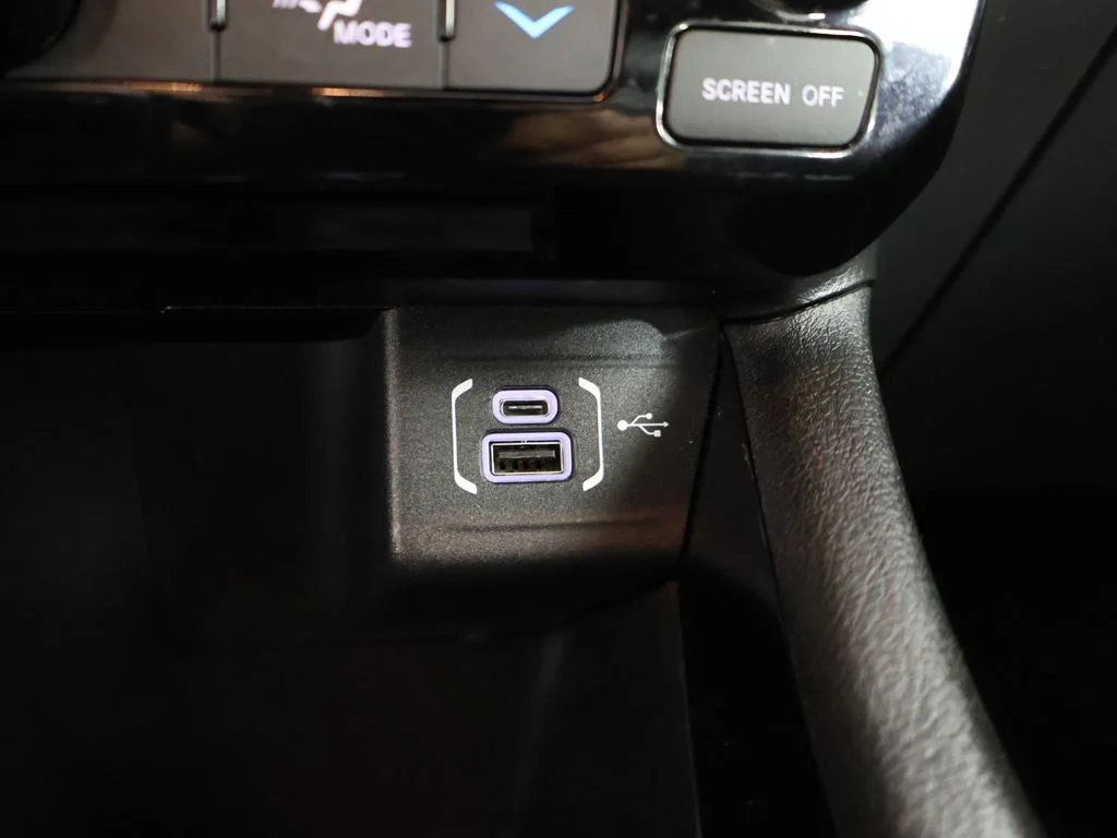 Used 2025 Bright White Clearcoat Jeep Trailhawk image 50