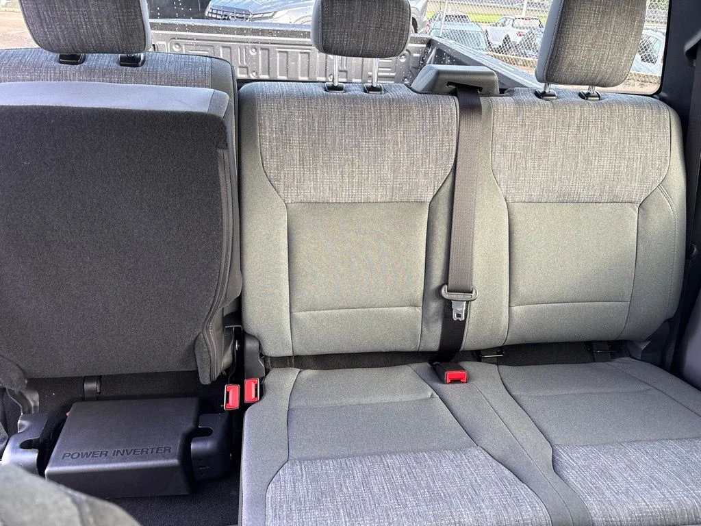 Used 2025 Gray Metallic Ford XLT image 9