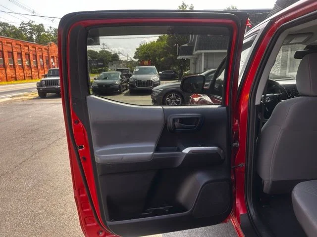 Used 2020 Red Toyota SR5 image 15