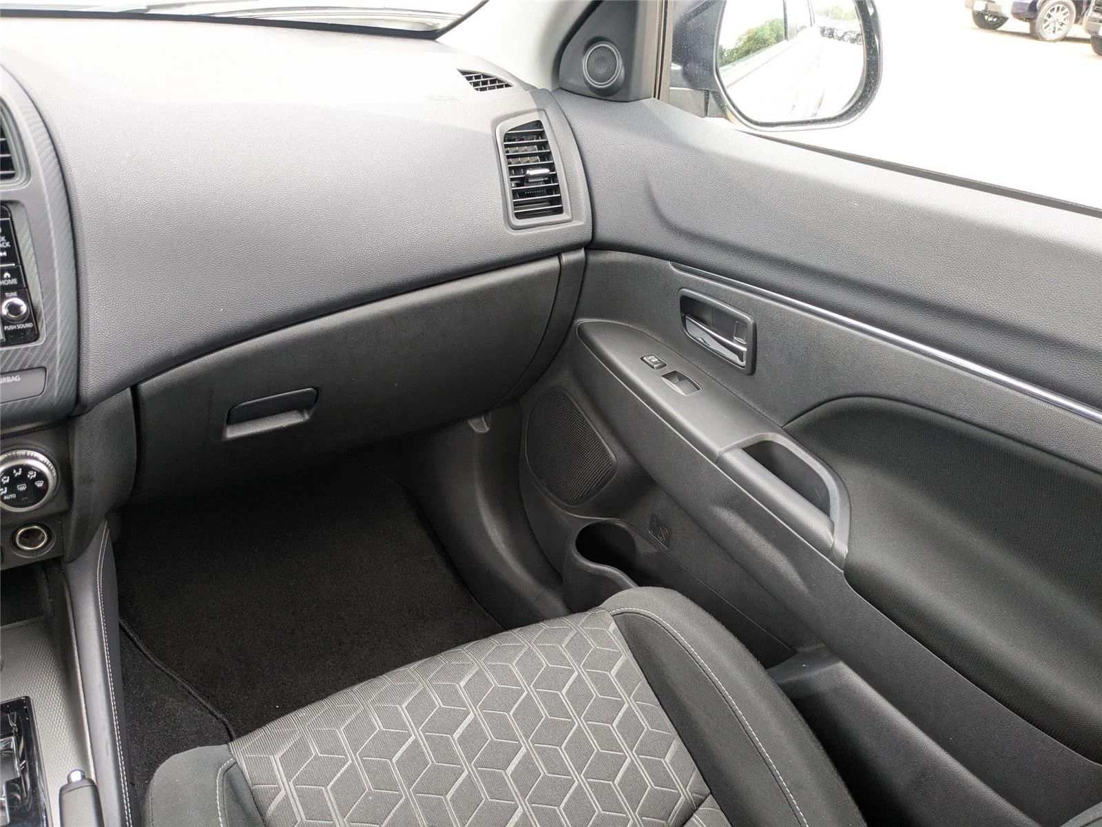 Used 2025  Mitsubishi S image 16