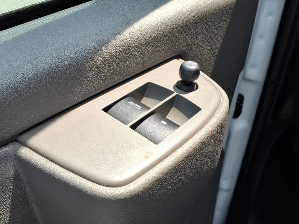 Used 2025 White Chevrolet Work Van image 20