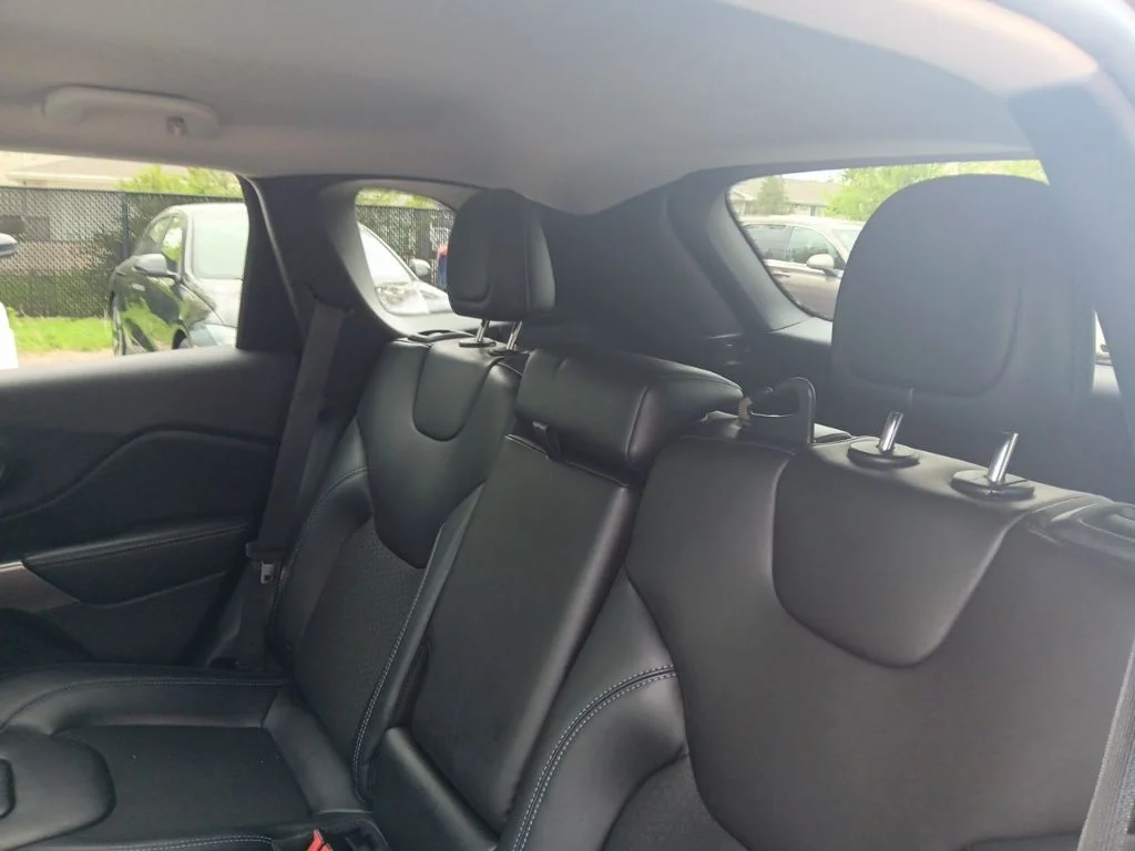 Used 2019 Velvet Red Pearlcoat Jeep Latitude Plus image 30