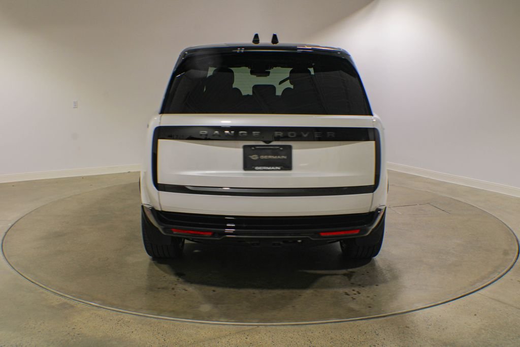 New 2026 Ostuni Pearl White Land Rover SE image 5