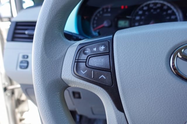 Used 2011 White Toyota LE image 14