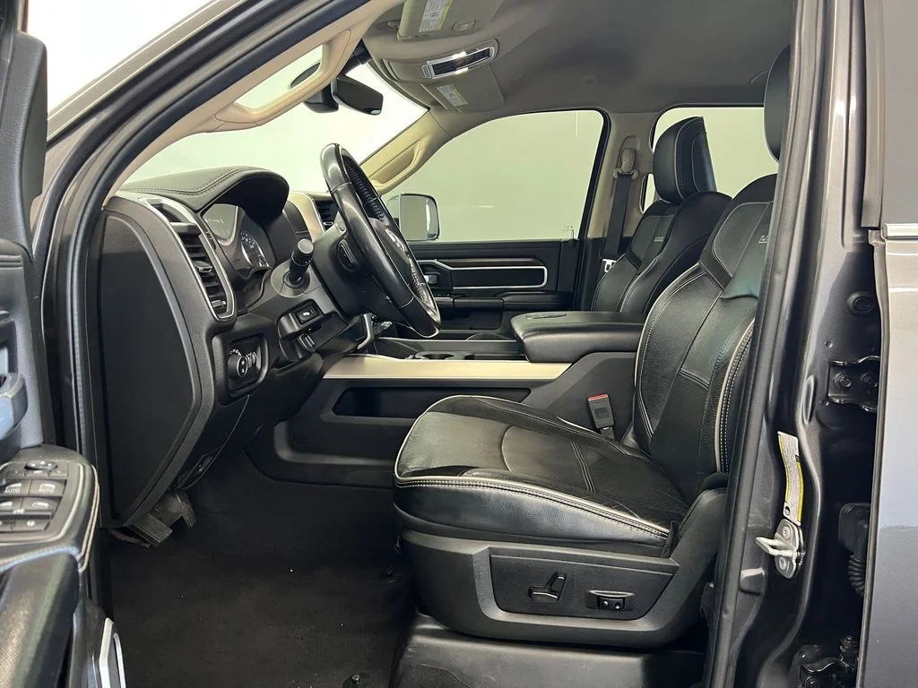 Used 2022 Granite Crystal Metallic Clearcoat Ram Laramie image 4