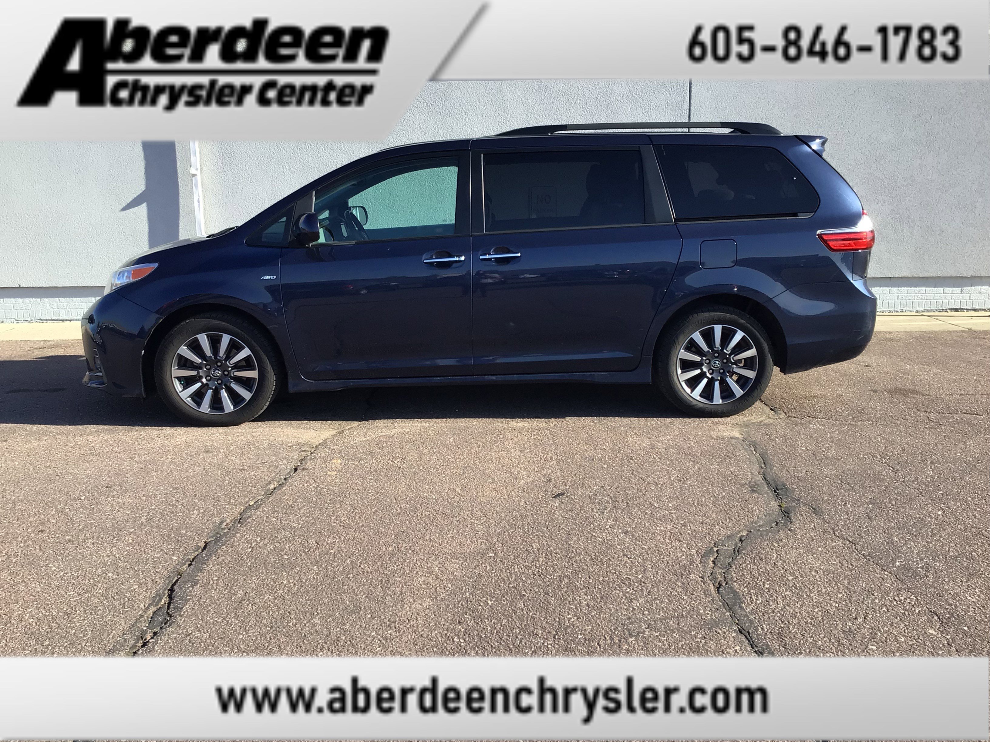 2020 Toyota Sienna XLE V6 AWD 7-Passenger's photo