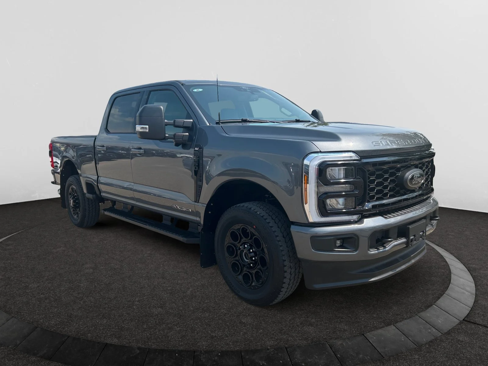 New 2026 Carbonized Grey Metallic Ford XLT image 7