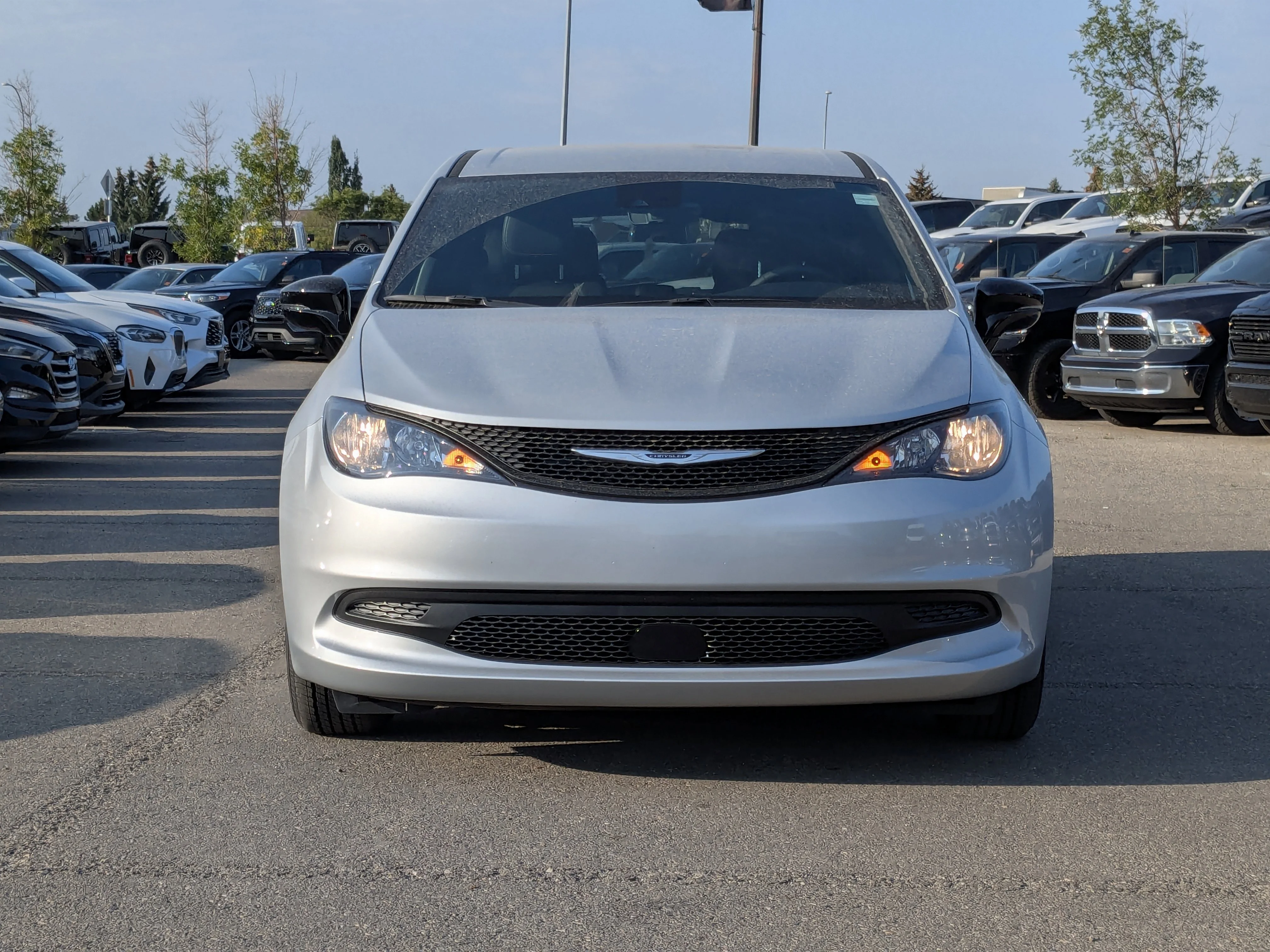 New 2026 Silver Chrysler SXT - Power Liftgate - Power Sliding Doors - Leather - Remote Starter & Tons More! image 3