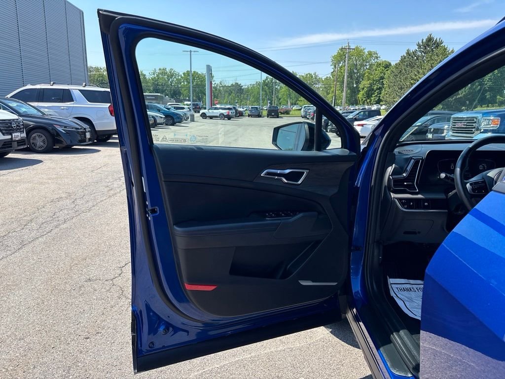 Used 2024 Blue Kia X-Line image 17
