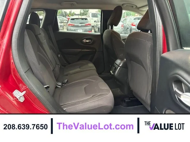 Used 2016 Red Jeep Latitude image 17