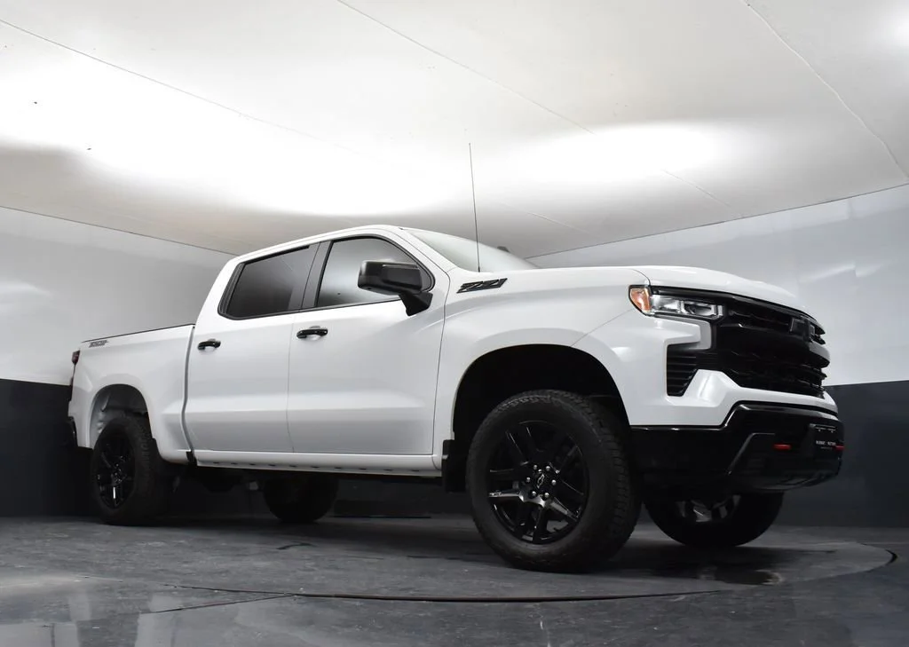 New 2026 Summit White Chevrolet LT Trail Boss image 30