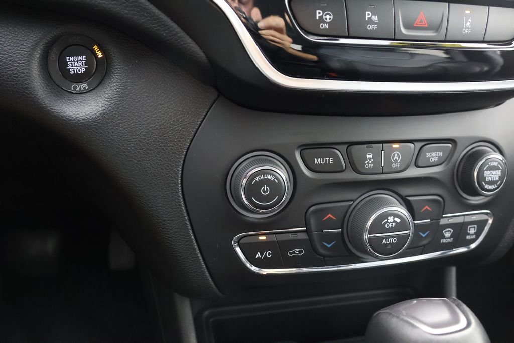 Used 2021 Gray Jeep Limited image 16