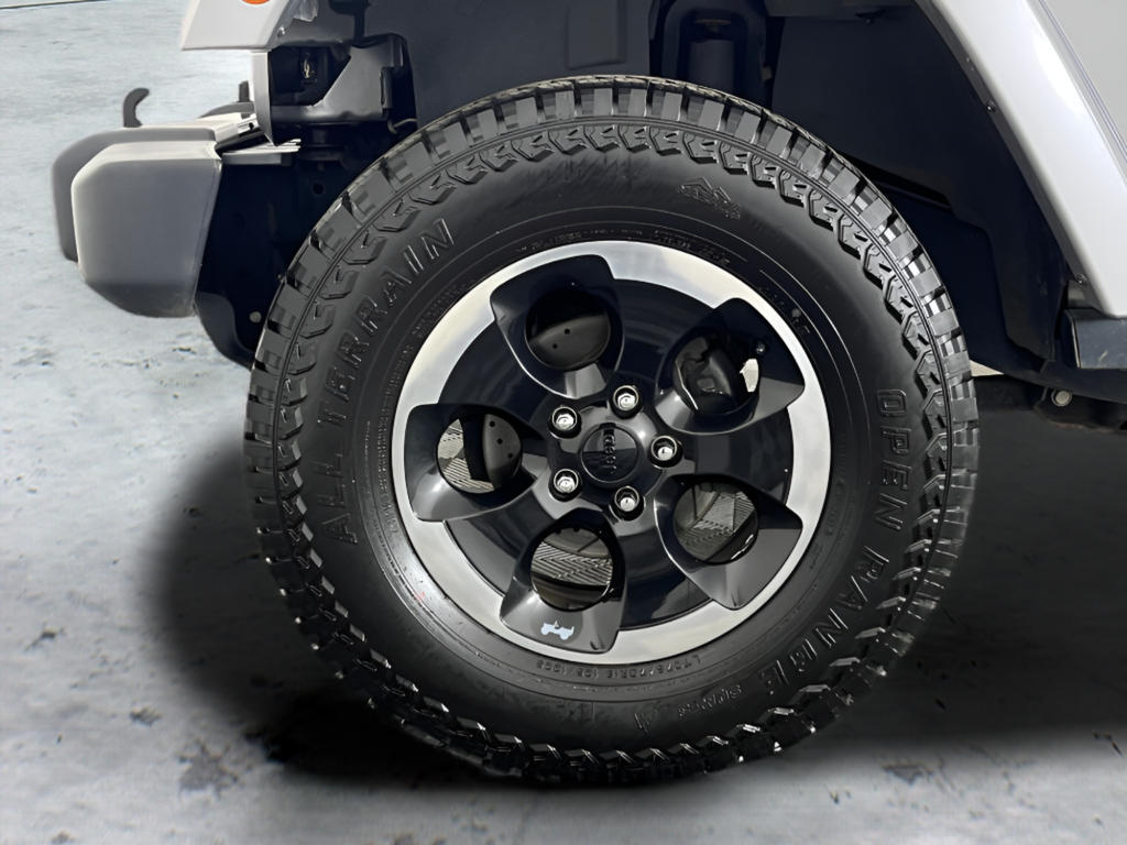 2014 Jeep Wrangler Unlimited Sahara - Photo 19