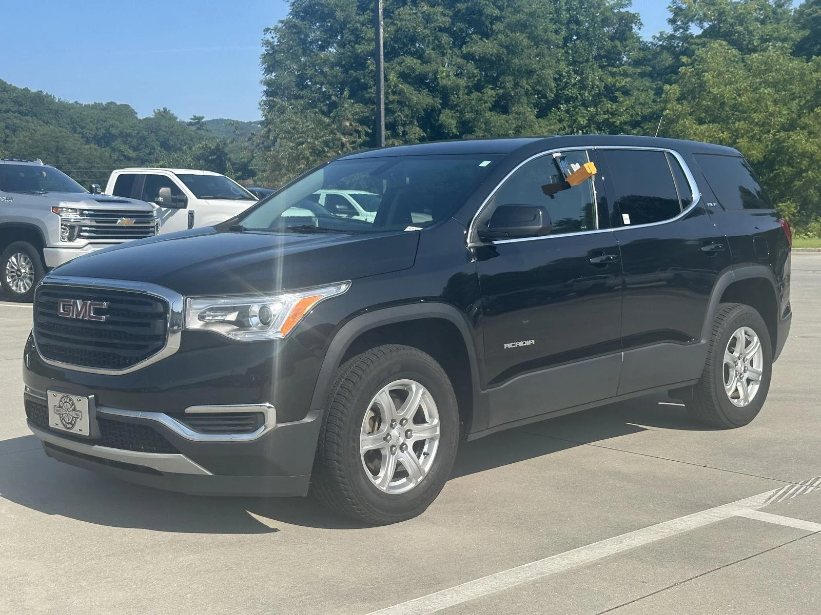 Used 2019 EBONY TWILIGHT METALLIC GMC SLE image 3