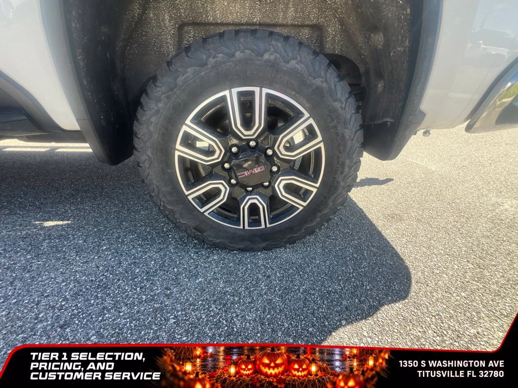 Used 2020 SUMMIT WHITE Chevrolet LT image 8