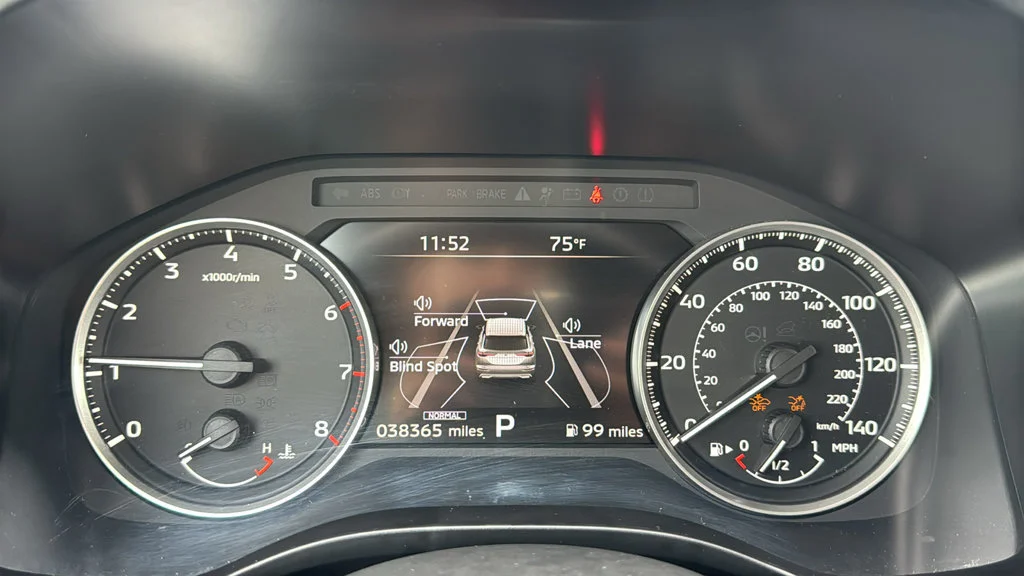 Used 2025 Gray Mitsubishi SE 2.5 S-AWC image 23