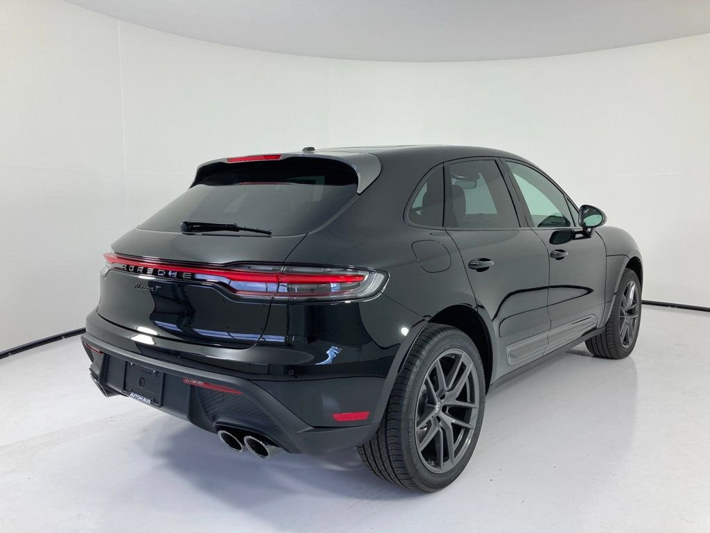 2026 Porsche Macan T - Photo 27