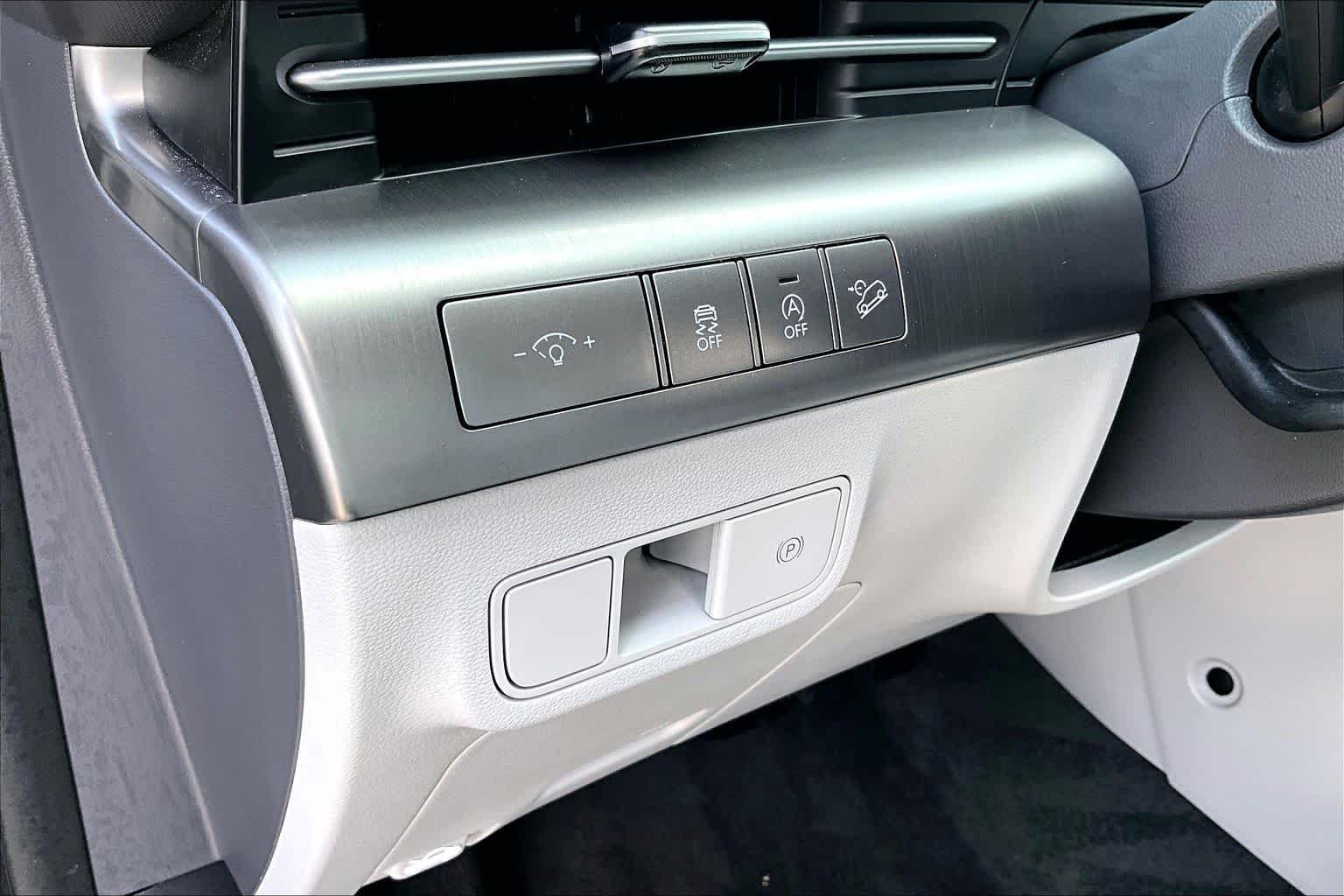 Certified Used 2026 Atlas White Hyundai SE image 32