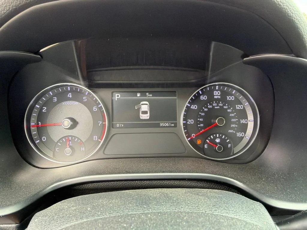 Used 2024 Steel Gray Kia LXS image 18