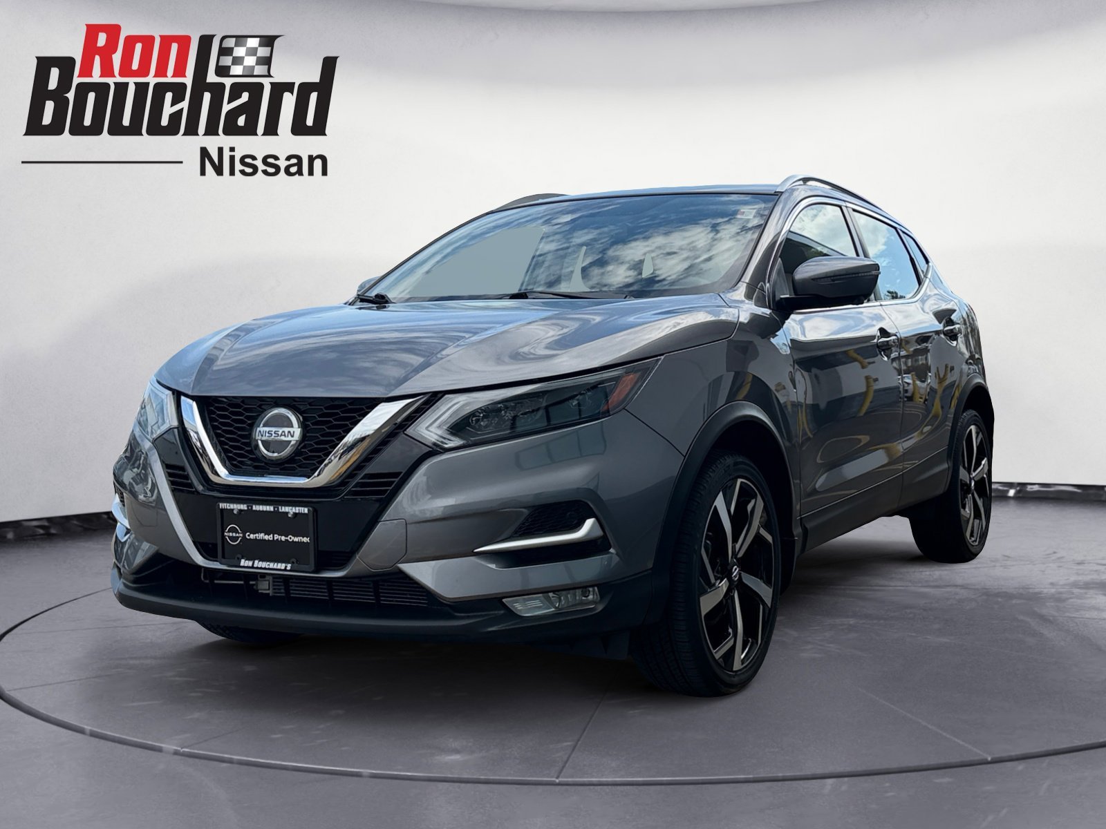 View vehicle photo 5