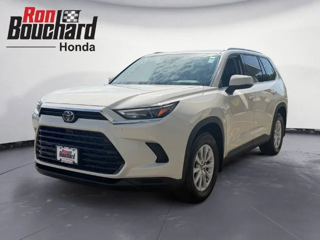 Used 2024 White Toyota XLE image 5
