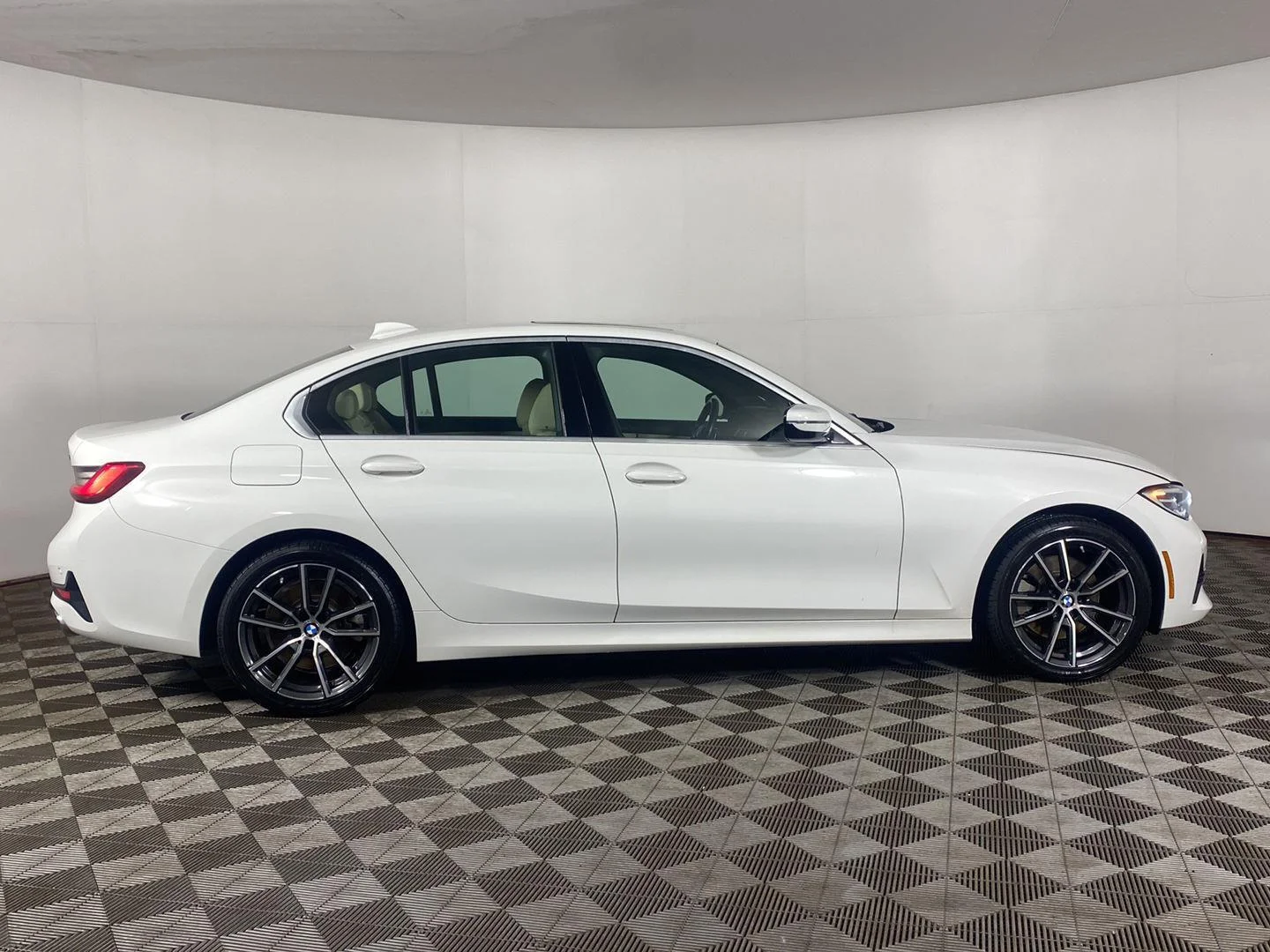 Used 2020 Alpine White BMW 330i xDrive image 24