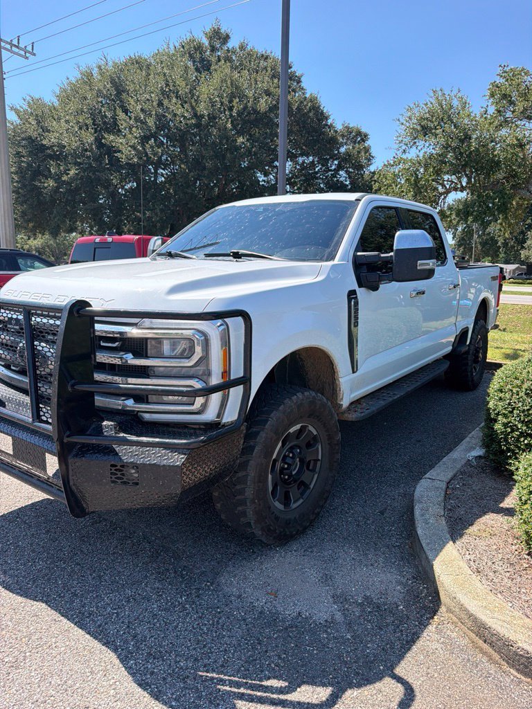 Used 2023 Oxford White Ford Lariat image 1