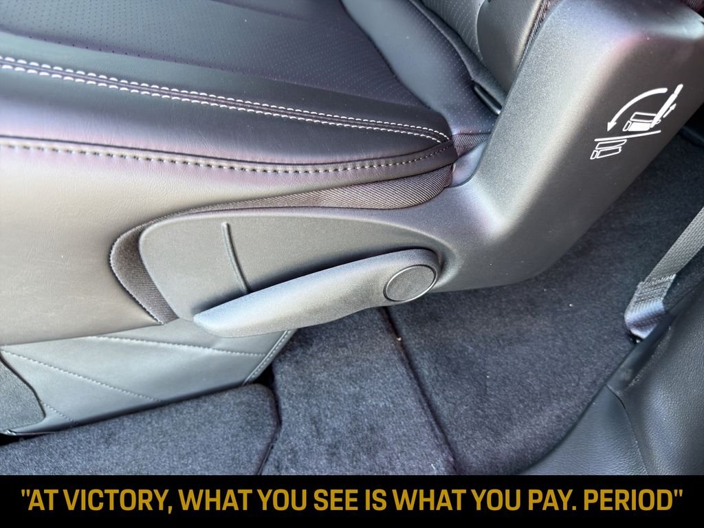 New 2026 Bright White Clear-Coat Exterior Paint Chrysler Select image 23